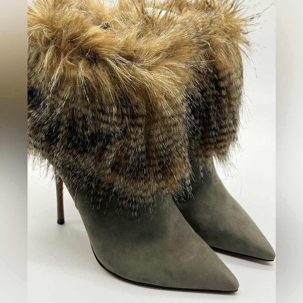 Andrea Carrano Boots Gray suede Fur Nice stiletto Booties zip up sz 5